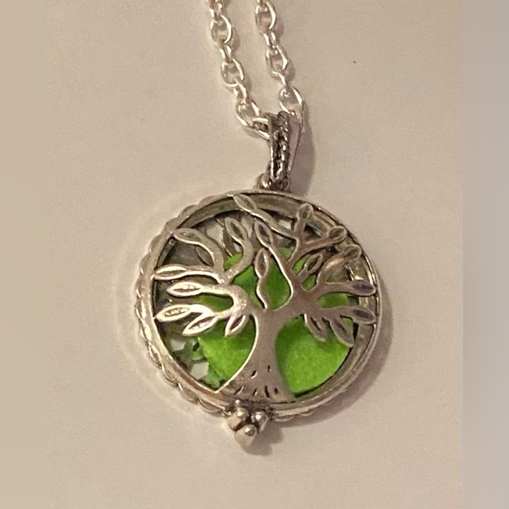 NEW Essential Oil Diffusers - Picture 2 of 5